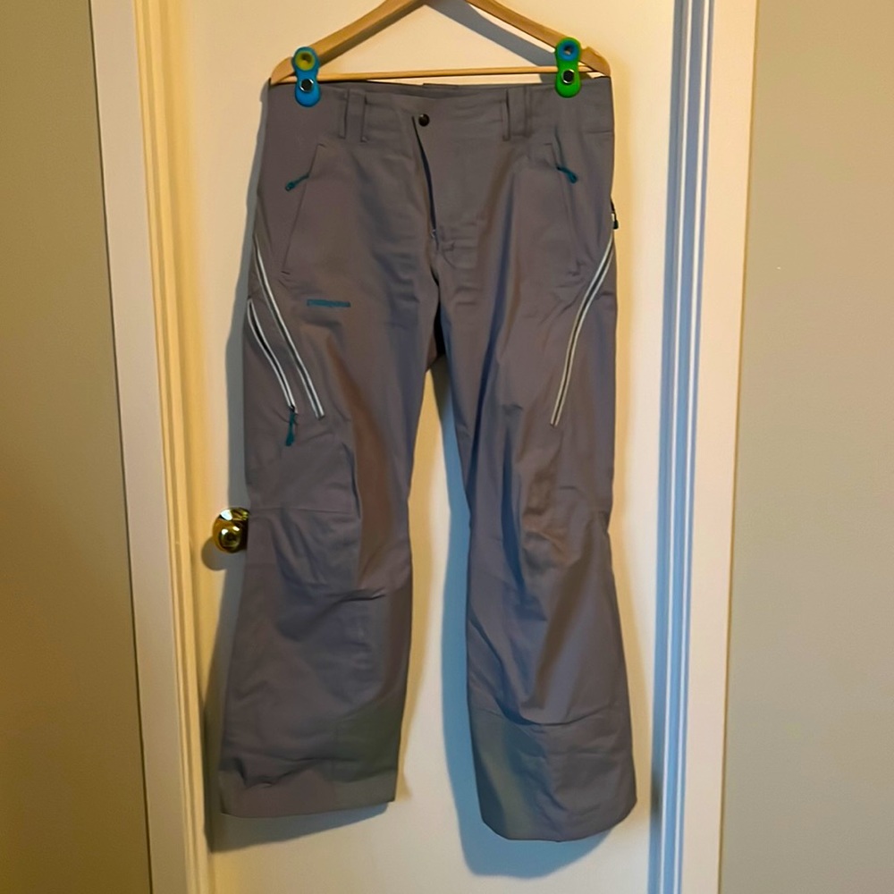 Patagonia Untracked Gore-Tex pants with Recco. Women’s Large. Sage green.